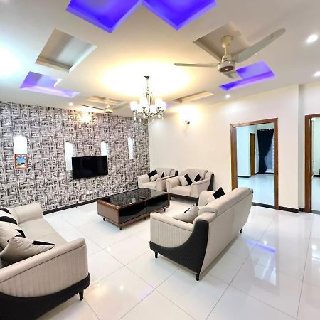 Luxury Apartment Rentals Ісламабад Екстер'єр фото