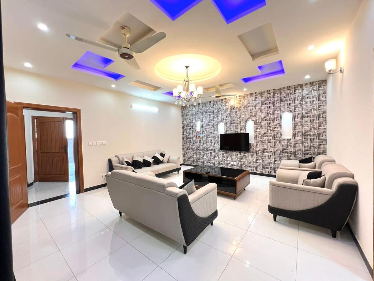 Luxury Apartment Rentals Ісламабад Екстер'єр фото