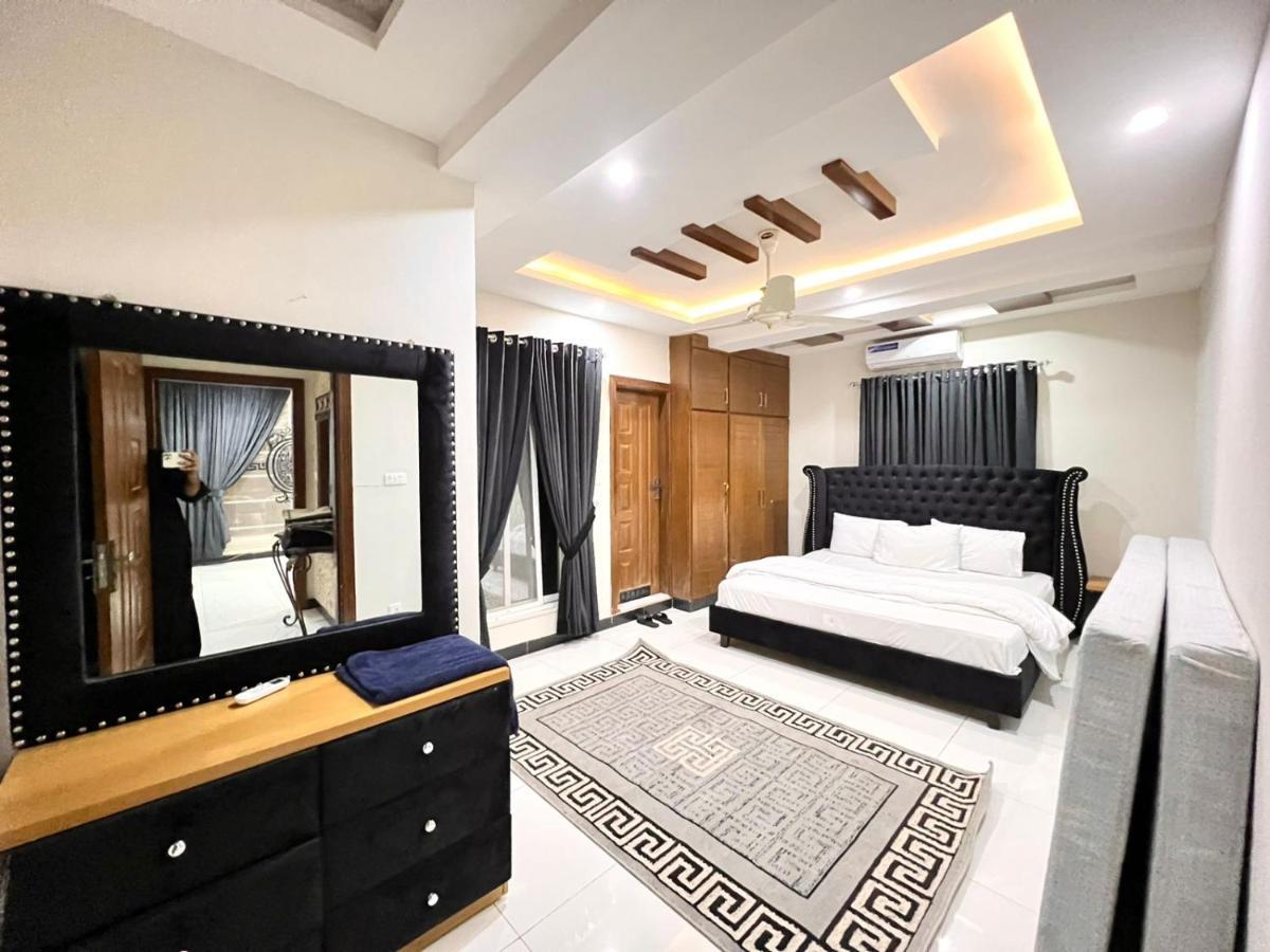 Luxury Apartment Rentals Ісламабад Екстер'єр фото