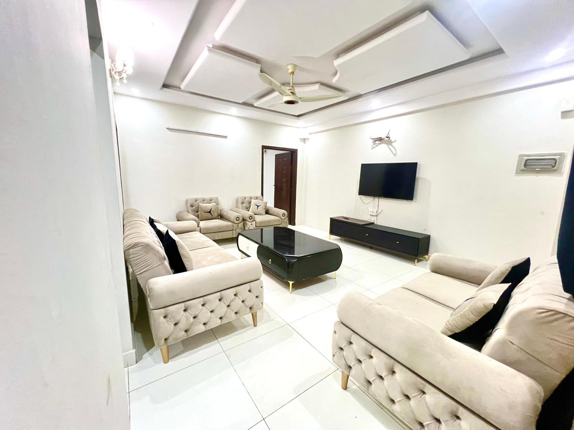 Luxury Apartment Rentals Ісламабад Екстер'єр фото